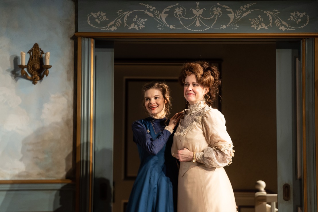 Review: THE CHERRY ORCHARD at Goodman Theatre