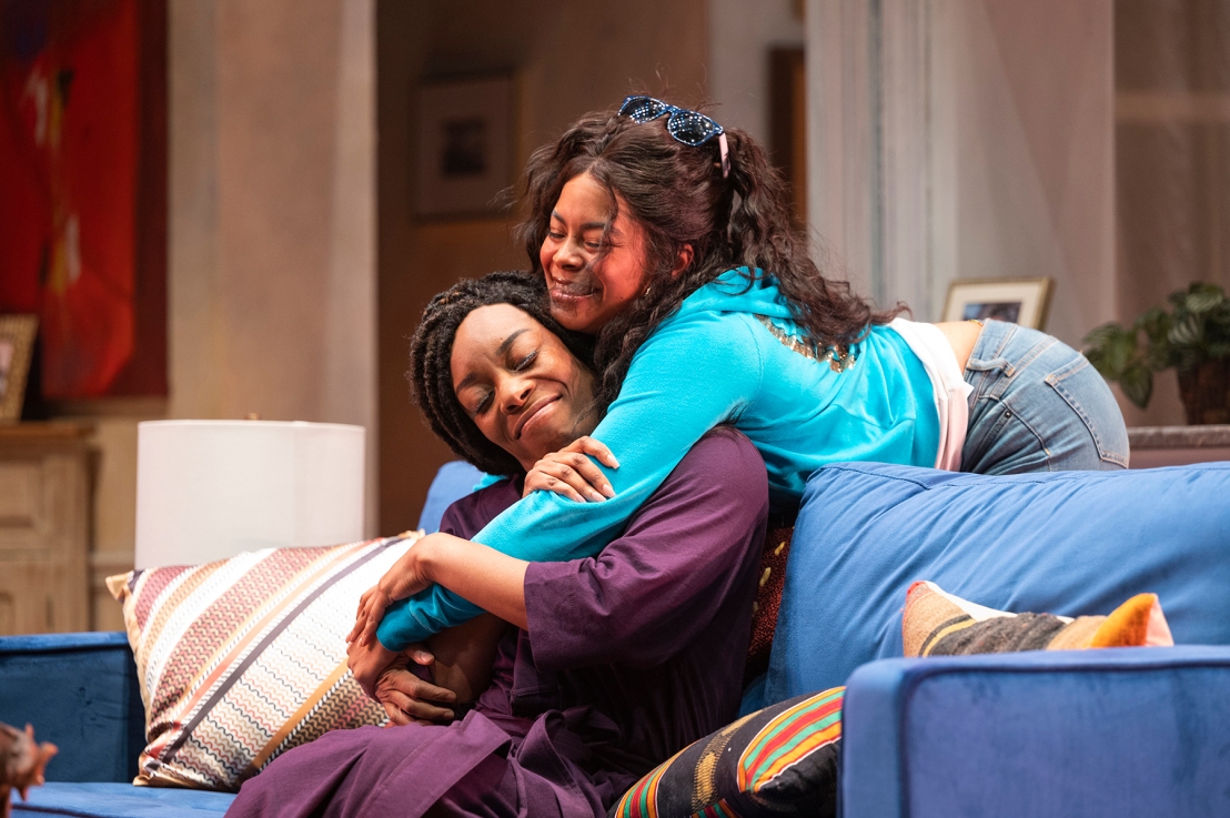 Review: LAST NIGHT AND THE NIGHT BEFORE at Steppenwolf Theatre Company
